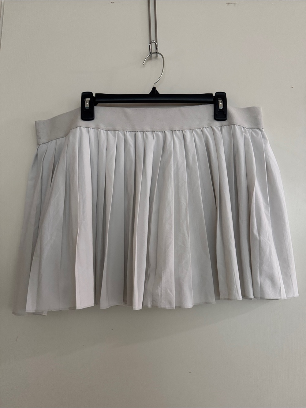 Arizona Jean Co. White Pleated Mini Skirt